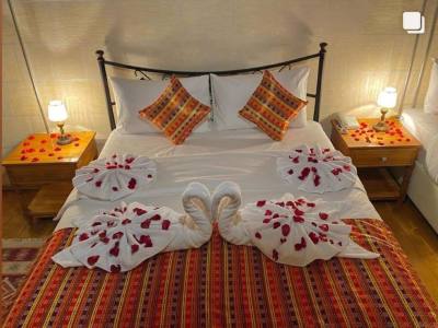 Deluxe Tek/Çift Kişilik Oda